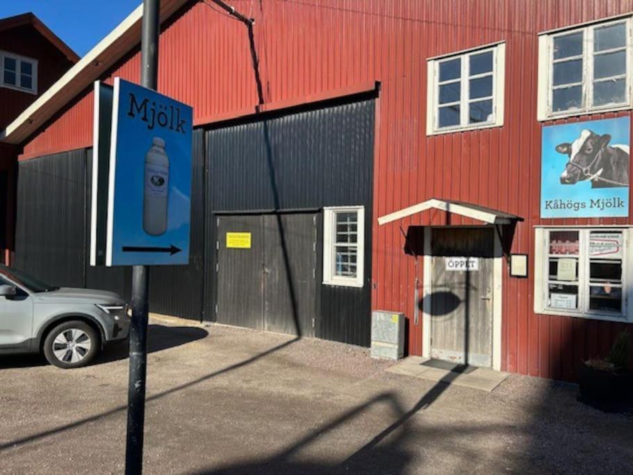 Appartamento Laegenhet Pa Landet Naera Stan Jonsered Esterno foto