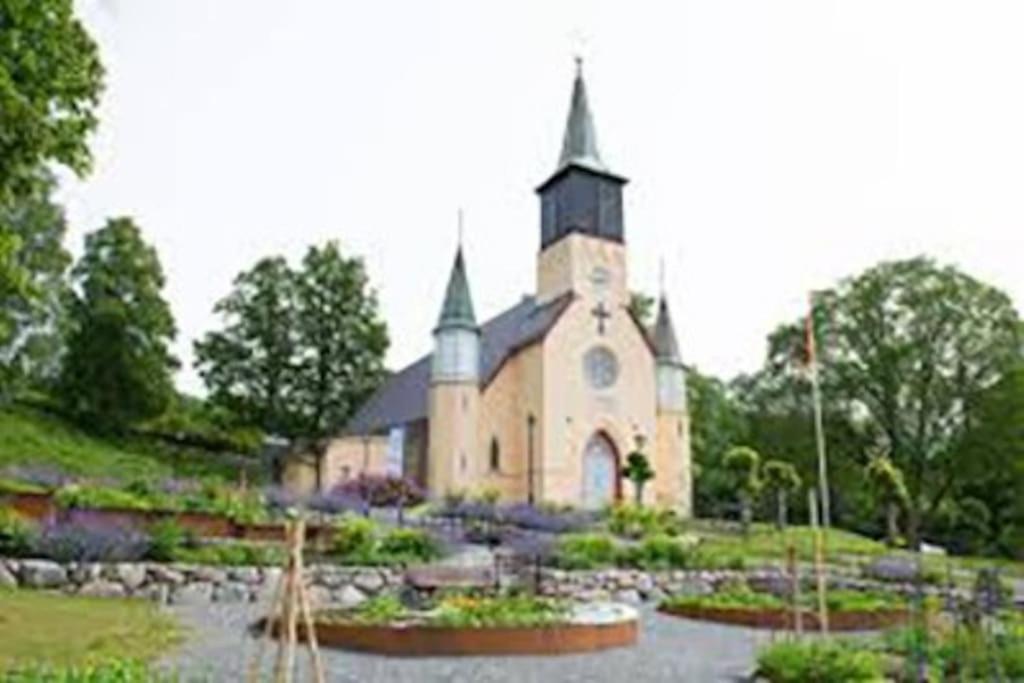 Appartamento Laegenhet Pa Landet Naera Stan Jonsered Esterno foto